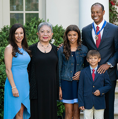 800px-President_Trump_Presents_the_Medal_of_Freedom_to_Tiger_Woods.jpg