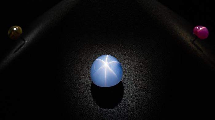 Star-of-India-sapphire.jpg