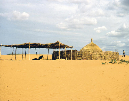 Straw Hut_1.jpg