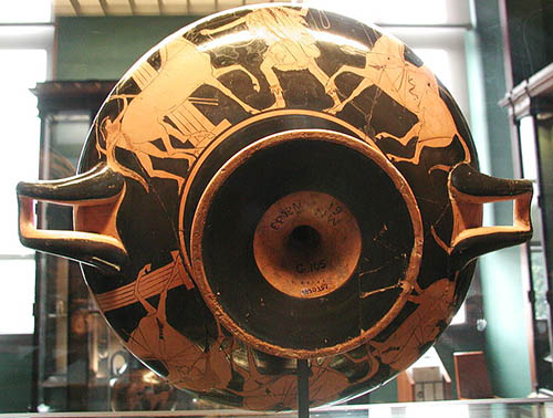 Euphronios_0009,_Exterior_cup_Louvre_G105.jpg