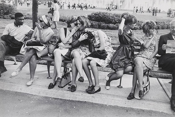 008.New York World's Fair, 1964_Winogrand (2).jpg