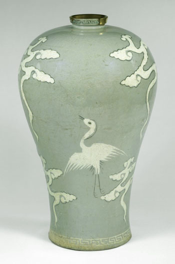 14. Maebyeong with decoration of cranes and clouds  (2).jpg