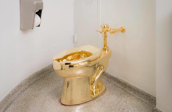 cattelan-toilet-e1474033658721.jpg