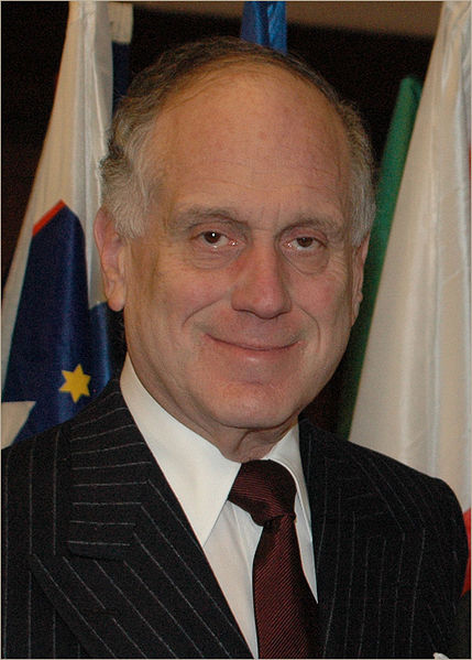 429px-Ronald_Lauder_90126.jpg