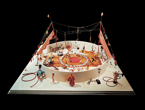 Calder-circus.jpg