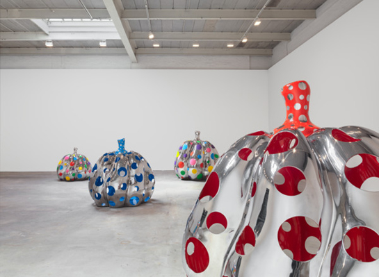 KUSAMA2015_INSTALL-VIEW-20-600x439.jpg