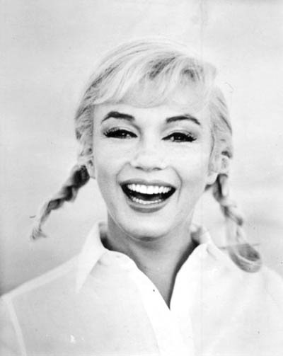 Marilyn-Monroe-marilyn-monroe-30853378-500-629.jpg