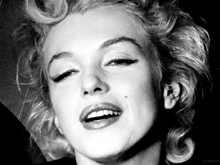 Marilyn-Monroe-wallpaper_038.jpg
