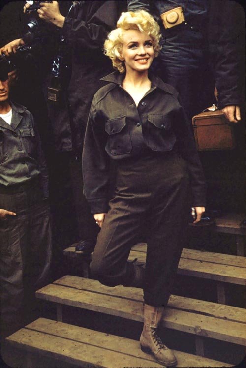 marilyn_monroe_korea_1954_3.jpg