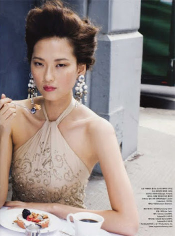Hye_Rim_Park_-_Vogue_Korea_November_2009_-_1.jpg