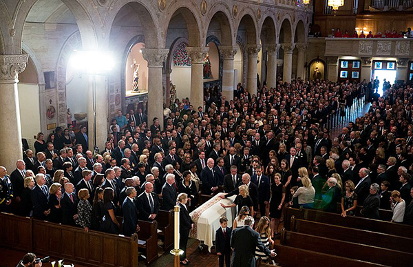 800px-Beau_biden_funeral_wilminton.jpeg