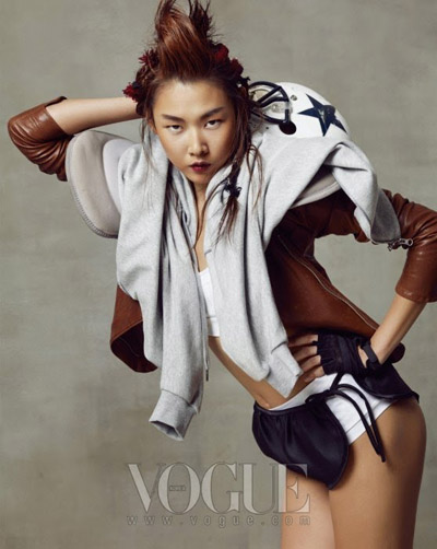 Han_Jin_-_Vogue_Korea_April_2010_-_1.jpg