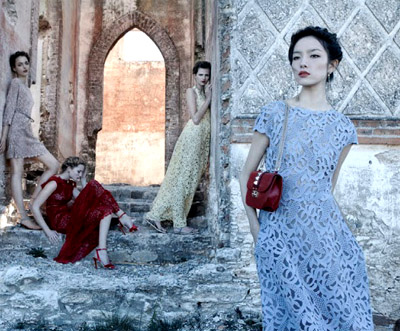 Sun_Fei_Fei_-_Valentino_Spring_Summer_2012_-_3.jpg