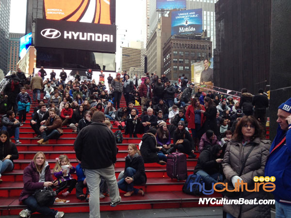 times-square-people1.jpg