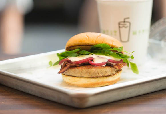 07-shake-shack-eel-burger.w710.h473.jpg