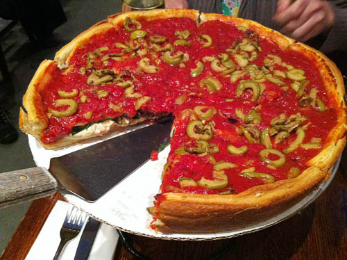 000800px-Paxtis_Chicago_Style_Deep_Dish_Pizza.jpg