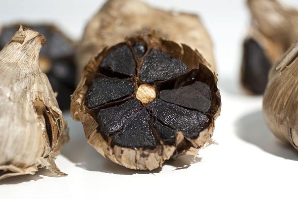 1024px-Black_garlic.jpg