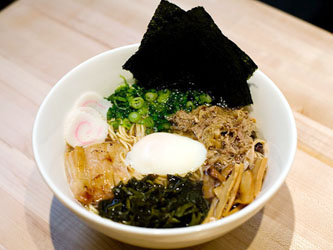 momofuku-ramen--by-noah kalina (2).jpg