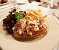 00ed-lobster-roll2.jpg