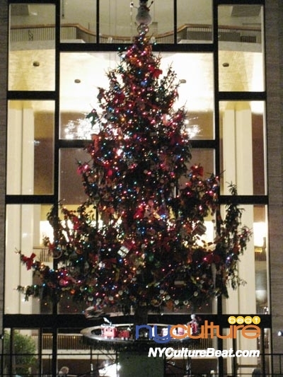 christmastree-metopera4.jpg