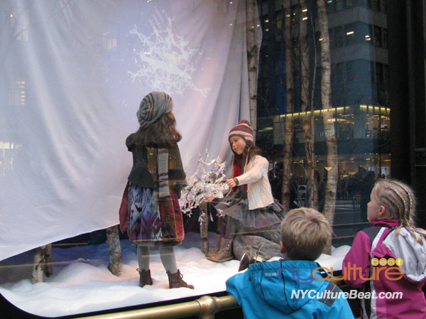 holidaywindows-saks3.jpg