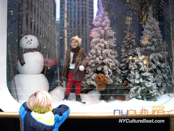 holidaywindows-saks1.jpg