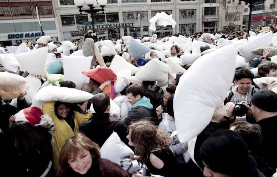 3pillowfight.jpg