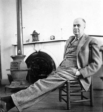 Edward Hopper in his studio 1938.jpg