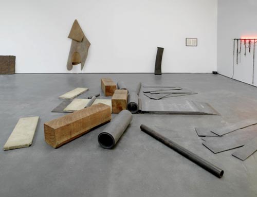 Installation-view-Richard-Serra-Early-Work-April-12-June-15-David-Zwirner-New-York-600x460.jpg