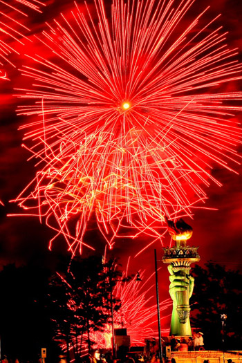 macys_4th_of_july_fireworks_-_barry_schwartz-macys_inc_1.jpg