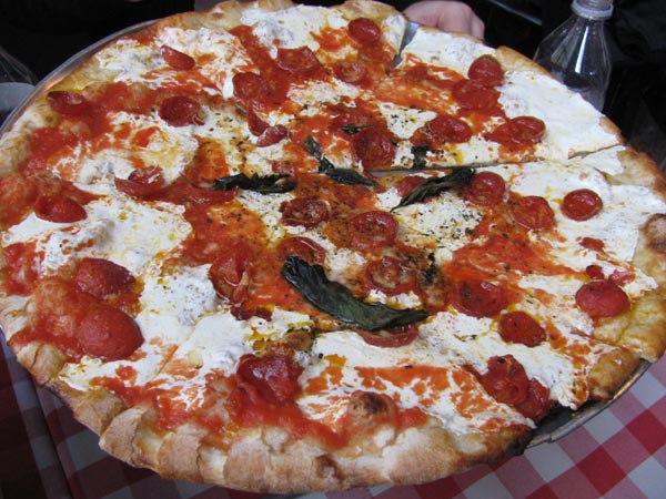 1grimaldi-pizza.jpg