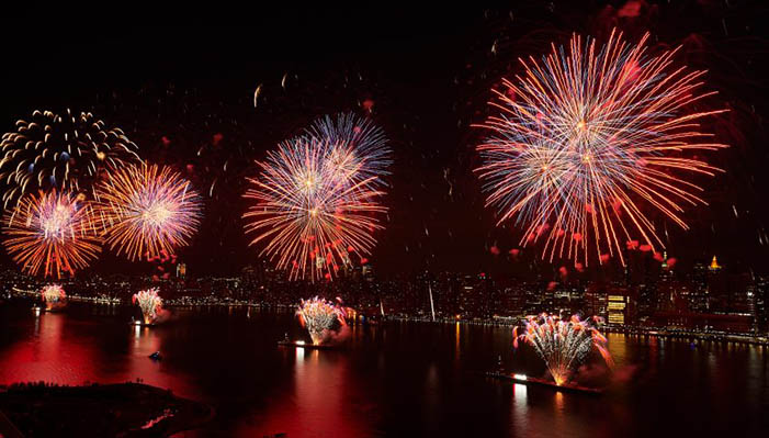 Macys-4th-of-July-Fireworks-photo-Kent-Miller-Macys-Inc-3-848x564.jpg