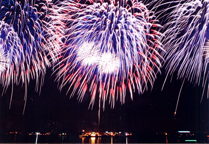 Macy's_Fireworks_2.jpg