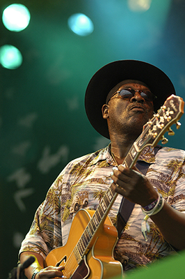 Taj_Mahal_(musician)2005.jpg