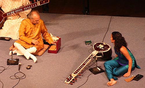 Shankar_Concert_2005_crop.jpg