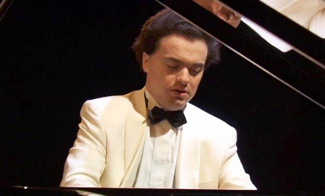 evgeny-kissin-schumann-chopin-21-juillet_d_jpg_720x405_crop_upscale_q95.jpg