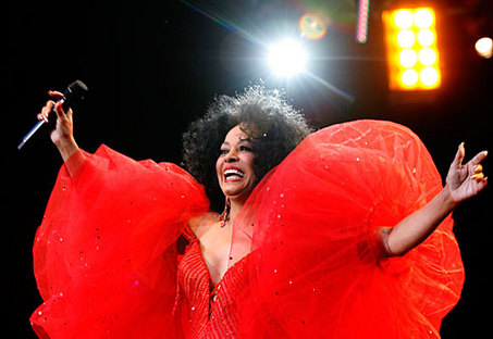 0000Diana Ross Foxwoods Concert May 16 2009 AP Photo.jpg