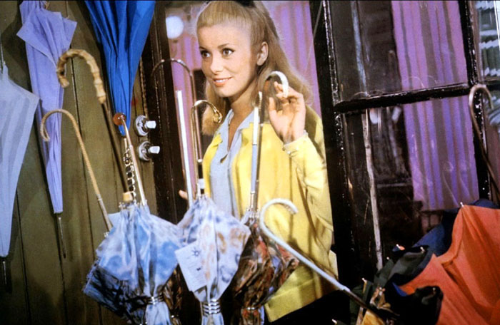 parapluies-de-cherbourg-catherine-deneuve.jpg