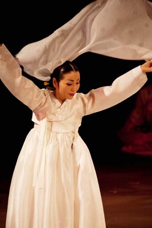 Sue Yeon Park_Salpuri-chum (5).jpg