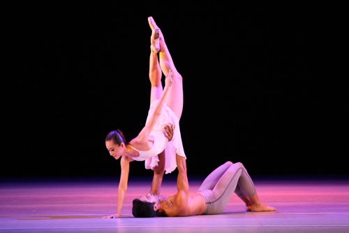 hongkong-111103-204s-Luminous_Dancers-William-Lin-Jin-Yao_Photo-by-Gordon-Wong.jpg