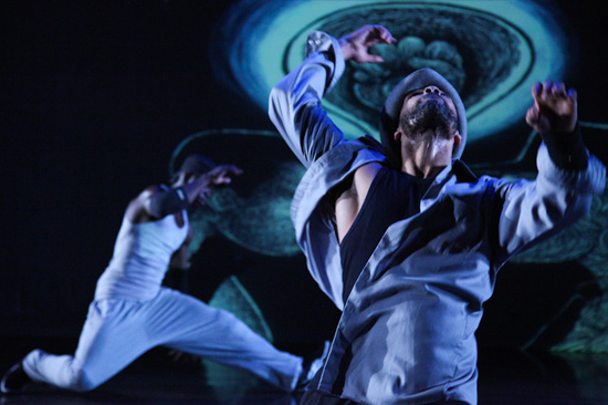 Peggy Choy Dance Company_by JP Yim_01.jpg