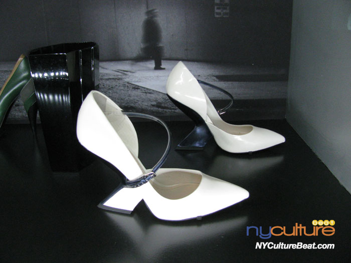 100BrooklynMuseum-killer-heels 058.jpg