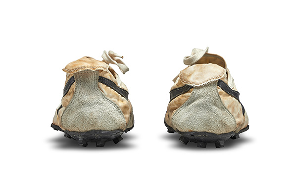 Nike_Moon_Shoe_Sothebys_0005_HEL_PAIR.jpg