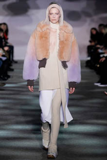 MarcJacobs_17G0315.450x675.JPG