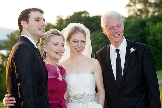 Mom-Hilary-Clinton-Plans-Baby-Shower-for-Chelsea-Clinton.jpg