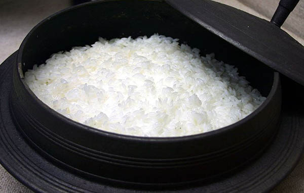 Bap_(cooked_rice)_2.jpg