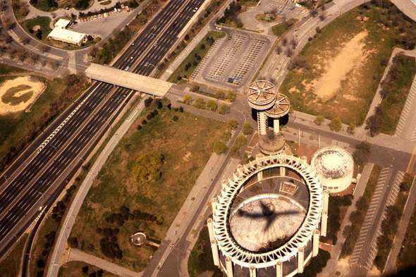 Shadow_of_airplane_crosses_the_New_York_State_Pavilion_at_Flushing_Meadows_in_1981.jpg