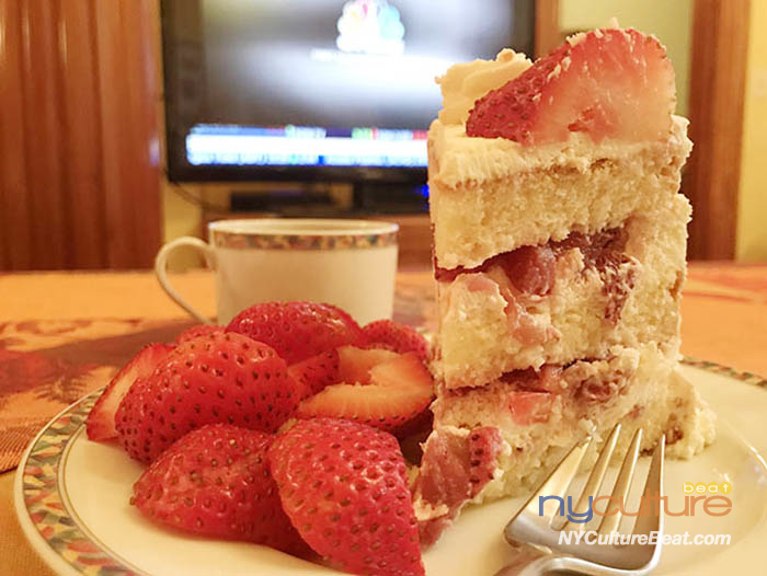 098-strawberry-cake.jpg