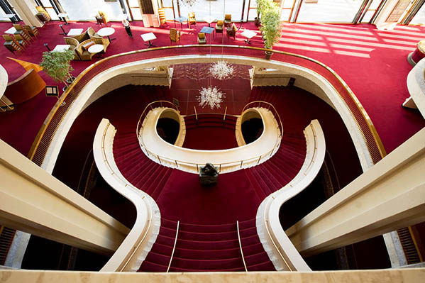 MET_OPERA_Front_Lobby_2517-L.jpg