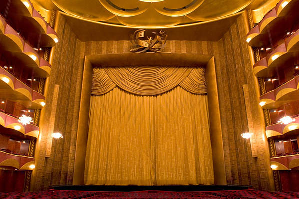 met-AUDITORIUM Wagner curtain_1024d-L.jpg